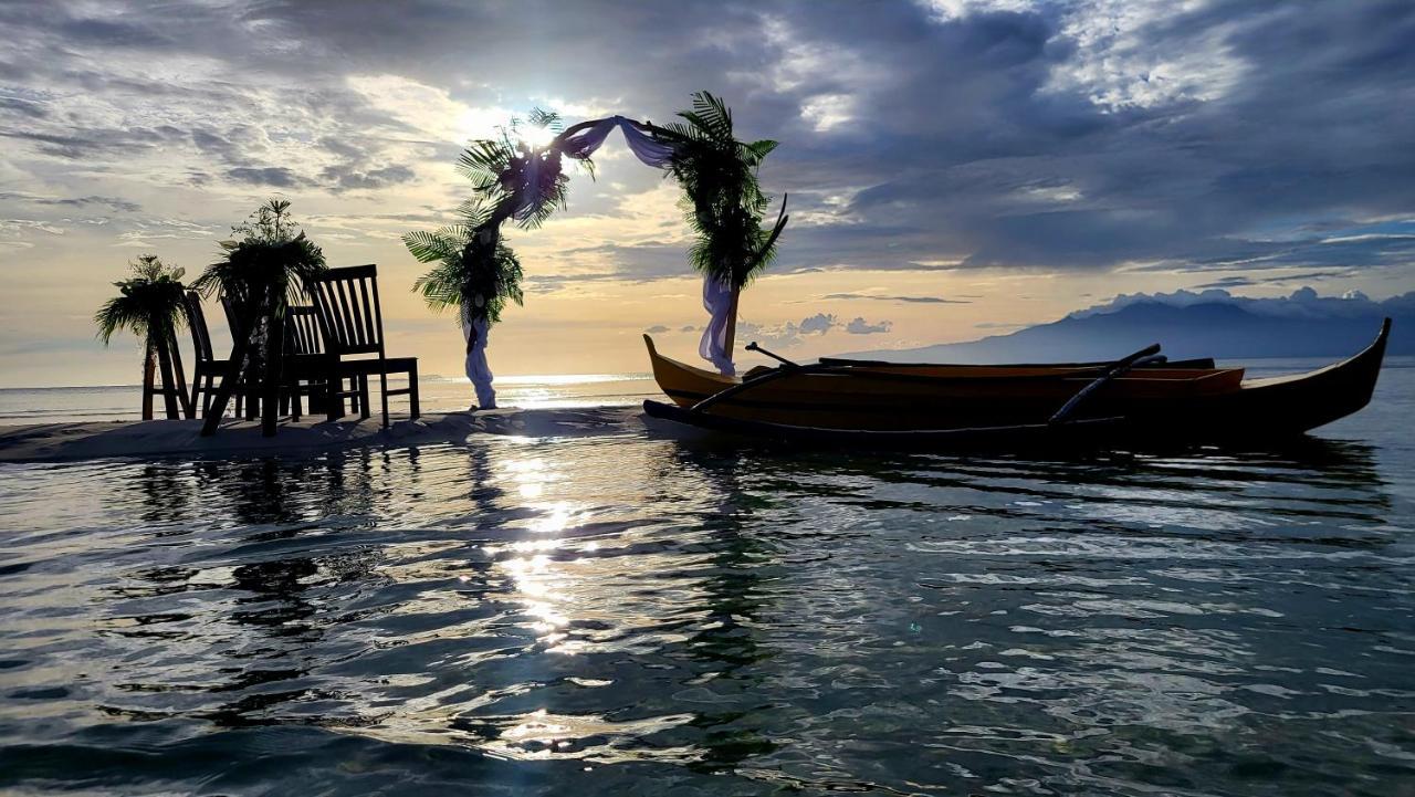 Apo Diver Beach Resort San Juan  Luaran gambar