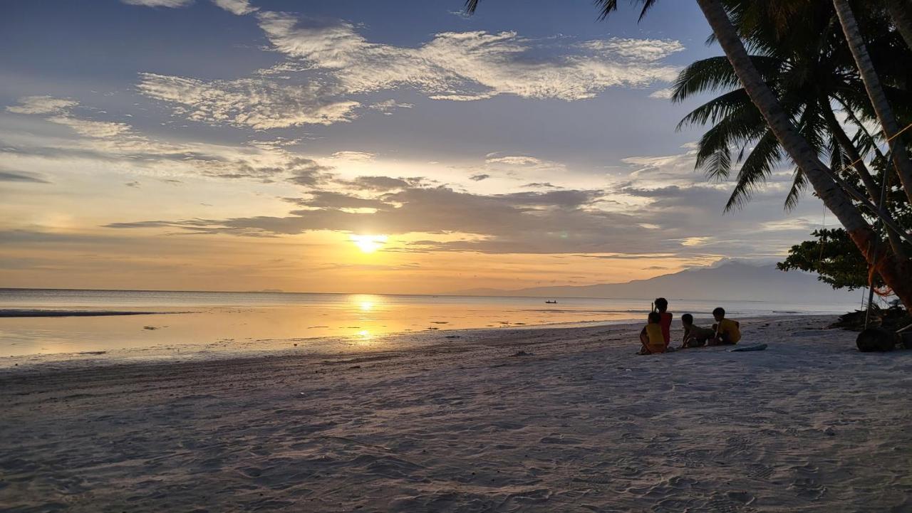 Apo Diver Beach Resort San Juan  Luaran gambar
