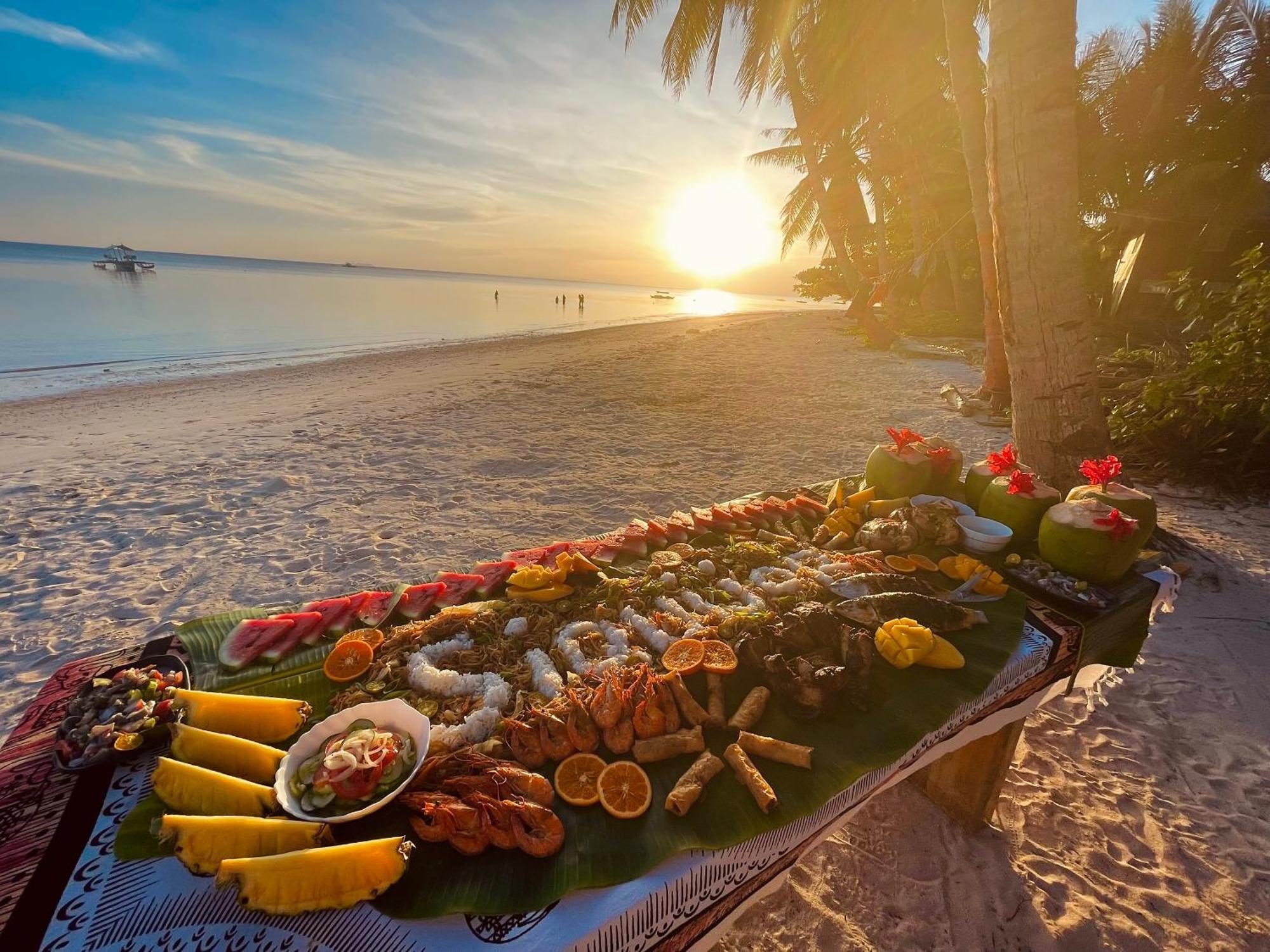 Apo Diver Beach Resort San Juan  Luaran gambar